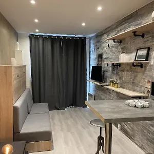 https://studio-pigalle.fr-paris.fr