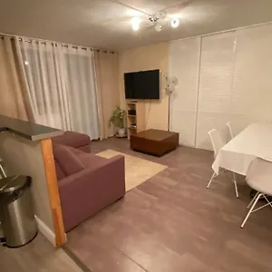https://superbe-appartement-avec-piscine-et-vue-sur.fr-paris.fr