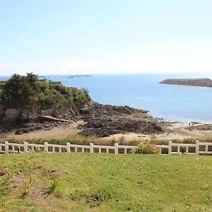 https://appartement-vue-mer-au-jardin-de-la-comtesse.inbrittany.com